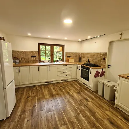 Ta بيت خشبي *